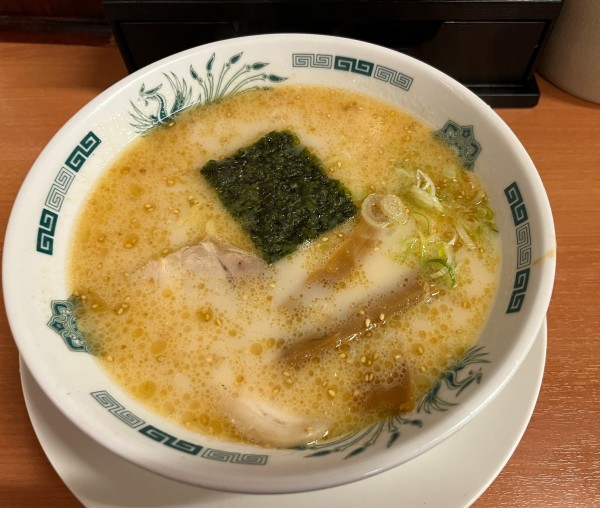 「とんこつラーメン　480円」@日高屋 浦和東口店の写真