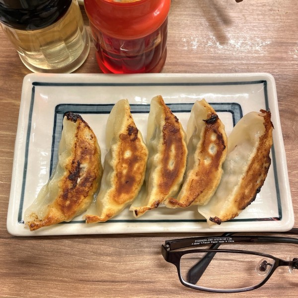 「餃子（5個）」@大衆酒場 日高 鶴見西口店の写真