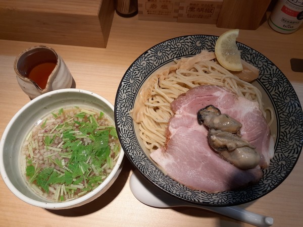 「牡蛎つけ麺、大盛」@中華そば 漣の写真