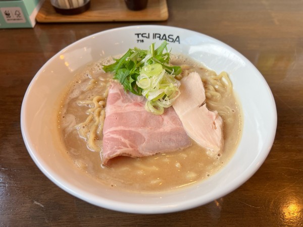 「Wスープ 醤油」@ラーメン翼の写真