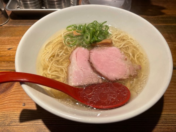 「軍鶏塩ラーメン」@麺屋 翔 西新宿本店の写真