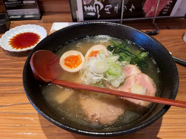「塩ラーメン・揚げ餃子」@ダイニング酒場 優の写真