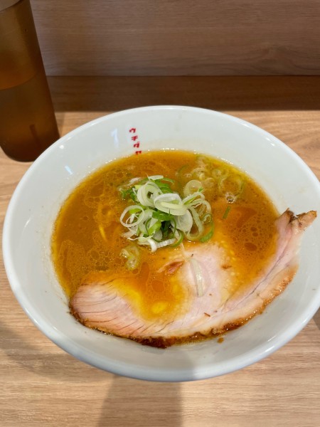 「博多豚骨ラーメン」@博多豚骨醤油らーめんウチダヤの写真