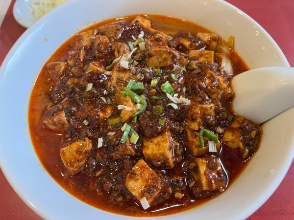 「麻婆豆腐刀削麺1320円」@四川料理 京華樓 本館の写真