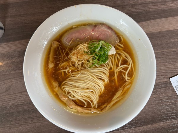 「初代醤油鶏そば　880円」@自家製麺 鶏冠の写真