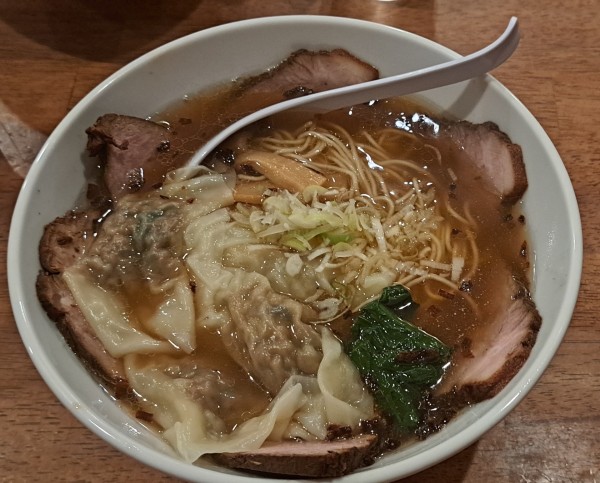 「焦がしねぎ醤油らあめん」@本格鶏豚汁麺 やくみやの写真