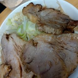 豚骨醤油ﾁｬｰｼｭｰ麺（1300円税込）