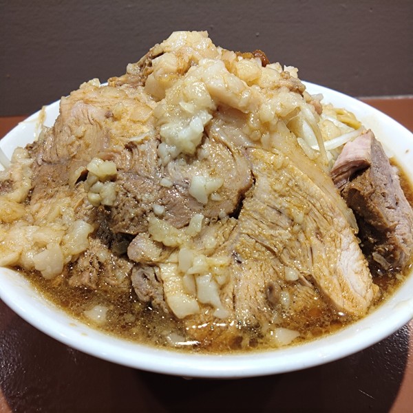 「豚ラーメン(300g)1200円(ヤサイニンニクアブラ)」@THE SUN COMENの写真