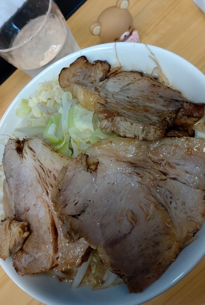 「豚骨醤油ﾁｬｰｼｭｰ麺（1300円税込）」@豚骨ラーメン吟の写真