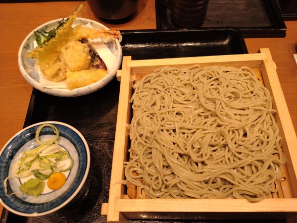 「へぎそば・天麩羅 セット １３７５円」@よね蔵 東京サンケイビル店の写真