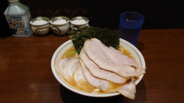 「チャーシュー中盛り固め」@らーめん飛粋の写真