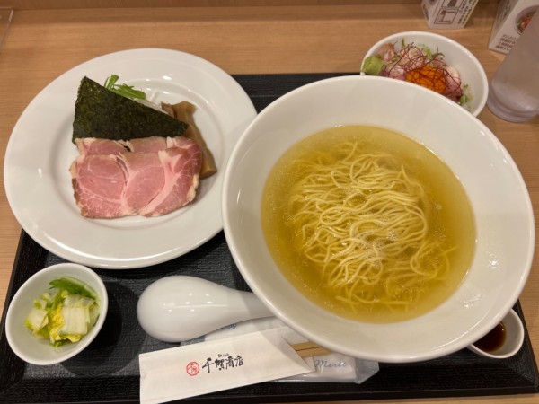 「塩そばレアチャーシュー丼セット」@麺lab 千賀商店の写真