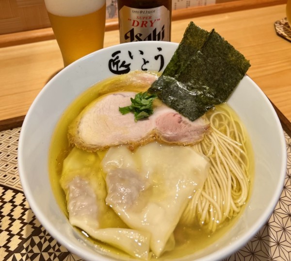 「ワンタン塩らーめん＋アサヒスーパードライ」@匠人いとうの写真