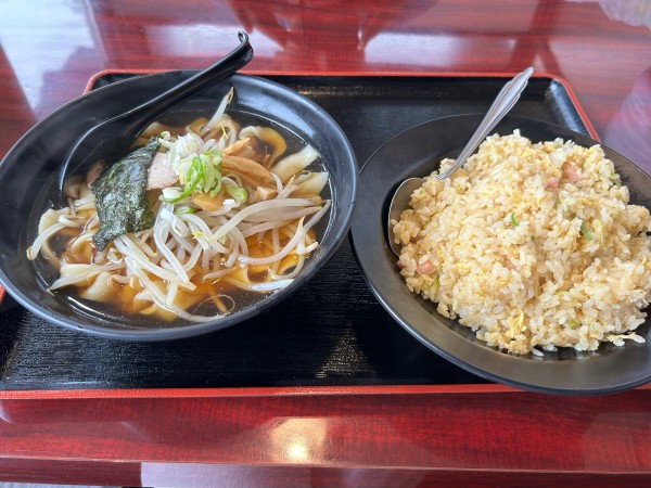 「醤油刀削麺+炒飯セット」@台湾料理 福府の写真