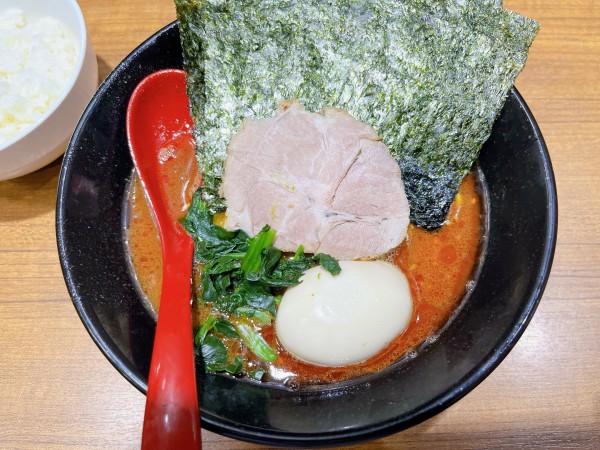 「のり味玉らーめん　うま辛」@麺家 黒の写真