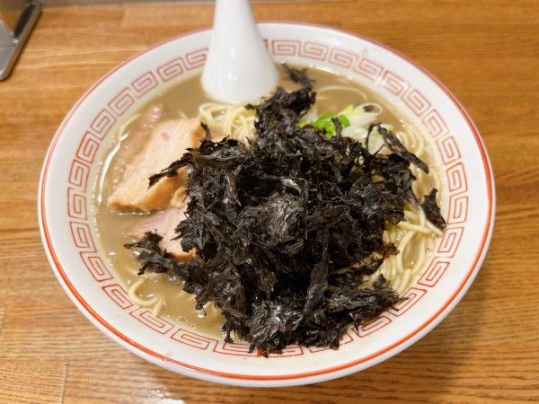 「濃厚煮干そば　高級黒ばらのり」@煮干中華そば専門 煮干丸の写真