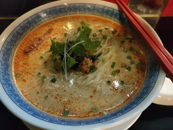 「担々麺+大盛 980円」@上海チキン 小閣樓の写真