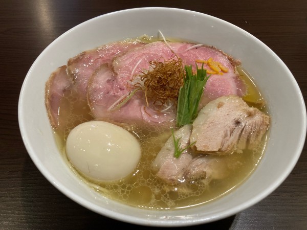 「味玉焼豚塩そば」@中華そば 卯月屋の写真