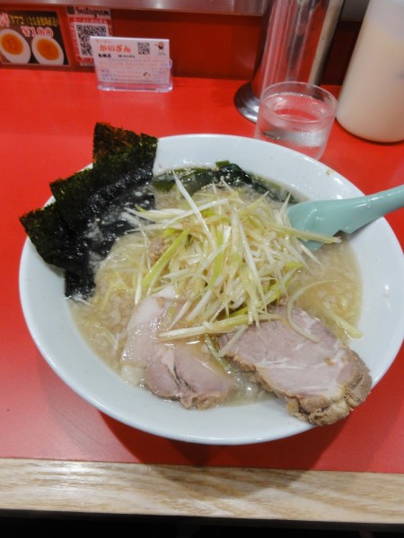 「かいざんラーメン950円麺硬め」@ラーメン かいざん 船橋店の写真