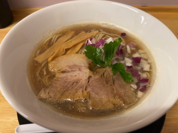 「淡麗煮干しそば（醤油）900円」@煮干しそば 麺屋 春風の写真