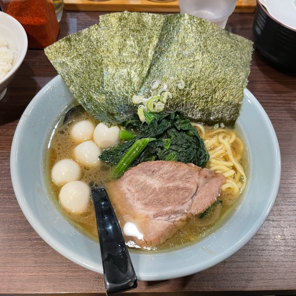 「らーめん+うずら+半ライス  ￥850+￥120+￥50」@横浜家系らーめん侍 渋谷本店の写真