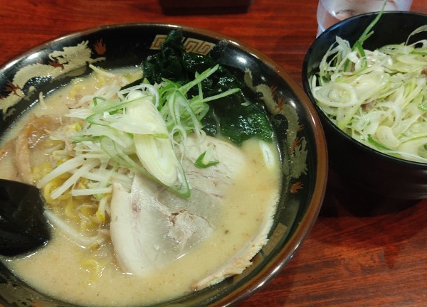 「札幌味噌ラーメン ネギチャー丼」@北海道らーめん ひむろ 上野店の写真