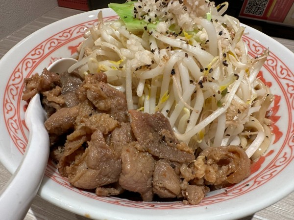 「豪快！焼肉じろう（中盛・250g）1,000円→850円」@高崎青春ブタ二郎の写真