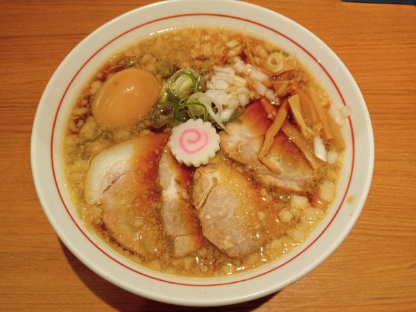 「特製背脂中華そば」@麺屋すえよしの写真