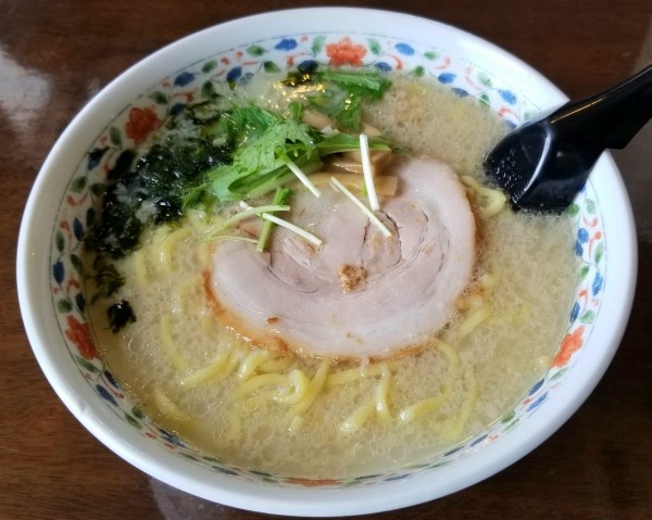 「白ラーメン」@らーめんドラゴンの写真