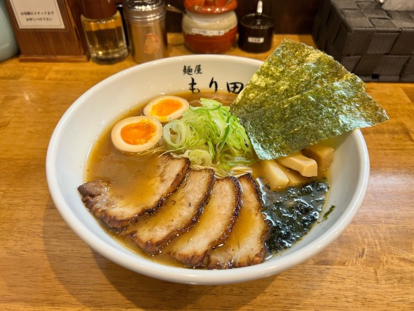「醤油ラーメン全部入り」@麺屋 もり田 美濃加茂店の写真