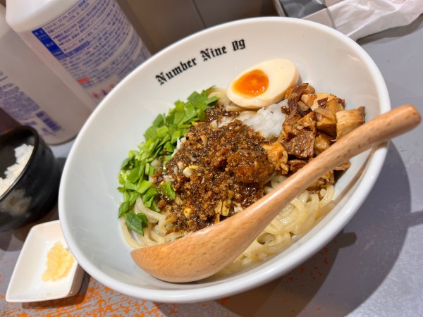 「まぜそばブラック」@麺Dining Number Nine 09の写真