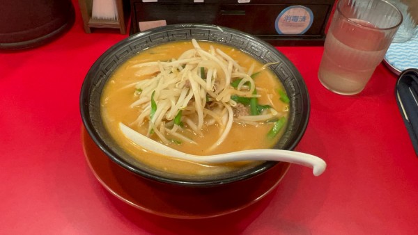 「野菜たっぷり味噌らぁ麺」@中華食堂 一番館 新大久保店の写真