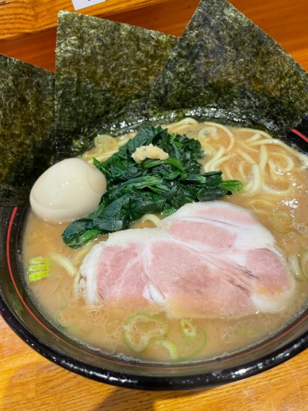 「ラーメン中盛味玉」@横浜家系ラーメン 大将家の写真