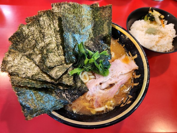 「ラーメン のり ライス」@家系総本山 ラーメン吉村家の写真
