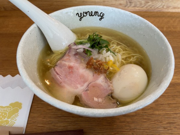 「味玉塩らーめん」@ラーメンやんぐの写真