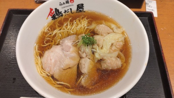 「醤油肉ワンタン麺」@らぁ麺 鶏だし屋の写真