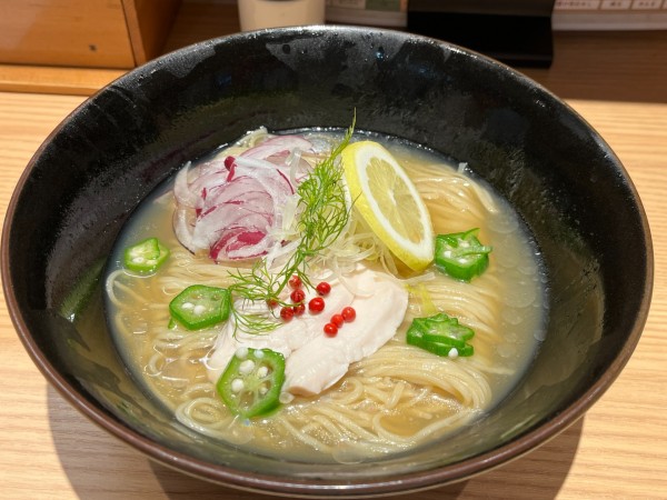 「【限定】牡蠣と焼きアゴの冷やし麺」@焼きあご塩らー麺 たかはし アトレ川崎店の写真