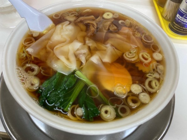 「ワンタンメン・大盛」@盛信軒の写真