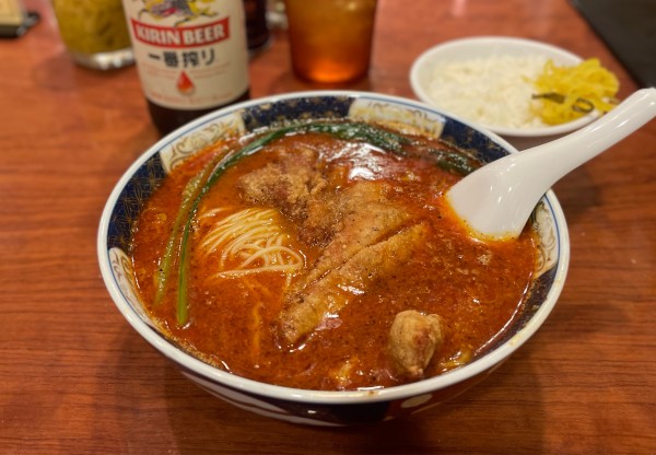 「排骨担々麺（ぱいこうだんだんめん）¥1100」@支那麺屋 日比谷よかろうの写真