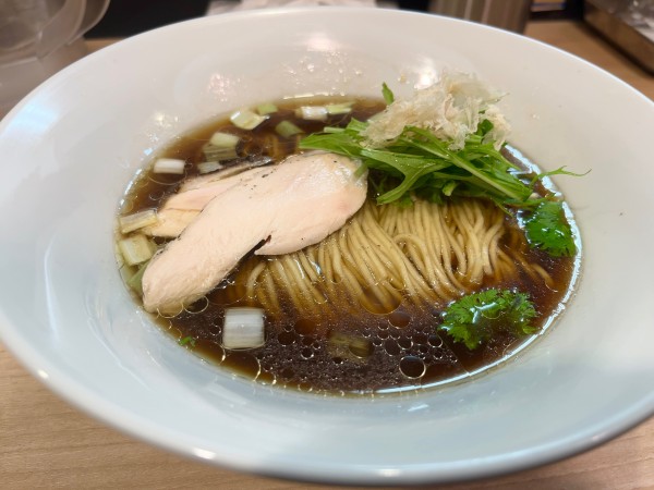 「しょうゆ らぁ麺」@そば～じゅの写真