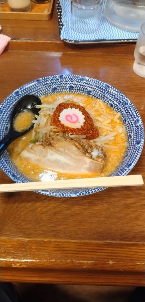 「味噌豚そば辛みﾄｯﾋﾟﾝｸﾞ」@めん屋 匠神 新所沢店の写真