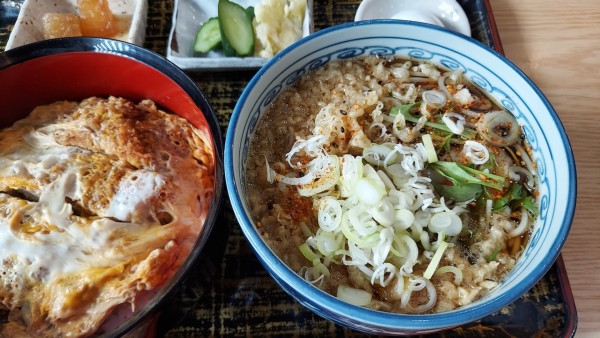 「たぬき蕎麦とカツ丼セット 1050円」@福やの写真