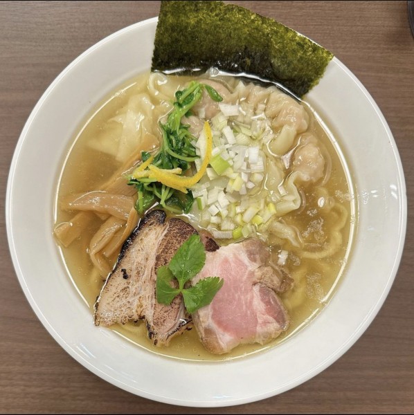 「手打ちわんたん麺（塩）」@中華そば 麦笑 本所吾妻橋店の写真