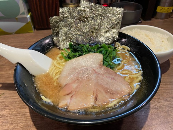 「ラーメン 並 790円 ライス無料」@麺達 うま家の写真