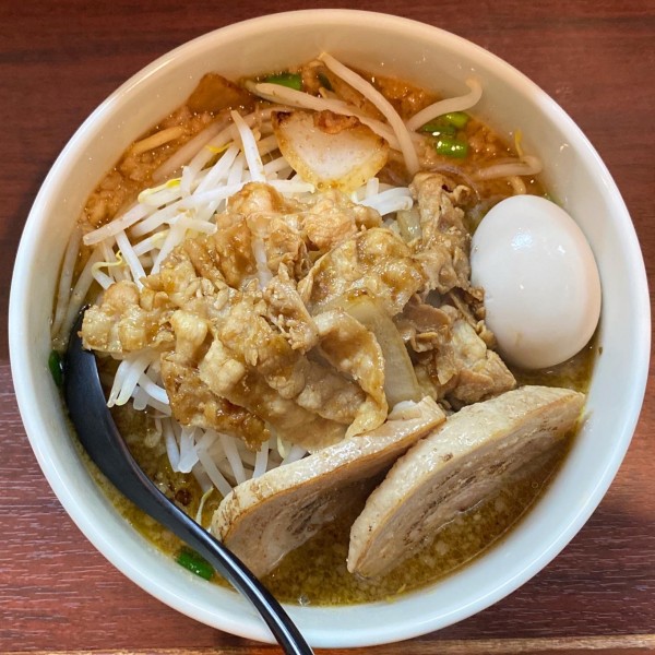 「特製みそらーめん ¥1,100 生卵 ¥50」@らーめん たきびの写真