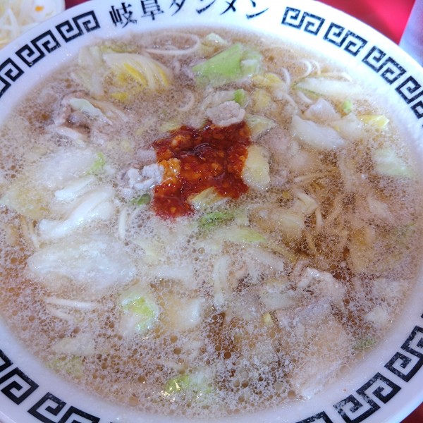 「岐阜タンメン(3辛)790円、半チャン餃子セット350円」@岐阜タンメン 富山店の写真