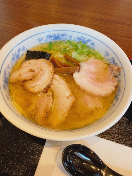 「群馬x麺屋翔コラボ塩らーめん　特製トッピング」@二代目麺屋こうじの写真