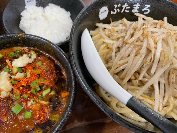 「辛味噌つけ麺／大辛・痺れあり＋中盛／450g（950＋120円）」@らーめんぶたまろの写真