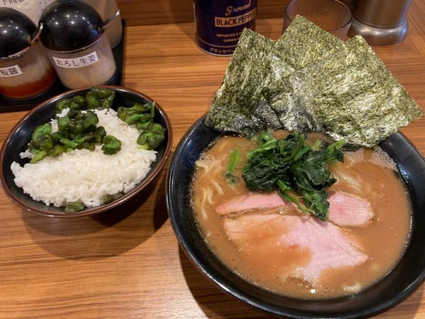 「ラーメン+ライス」@横浜家系らーめん 輝道家の写真
