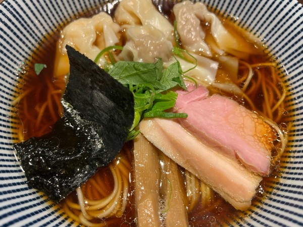 「黒旨にこにこワンタン麺」@中華soba いそべの写真